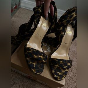 worn once size 8.5 run true to size